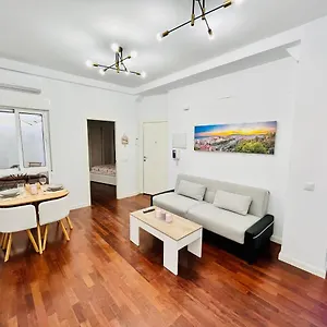 https://marinac3-precioso-apartamento-con-patio-en-el-centro.es-andalucia.com